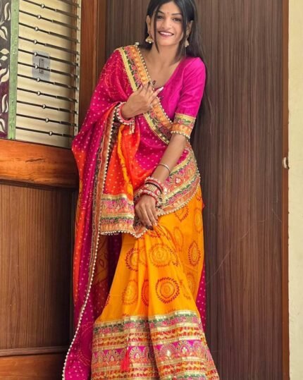 Women Printed Saree with Contrast Border